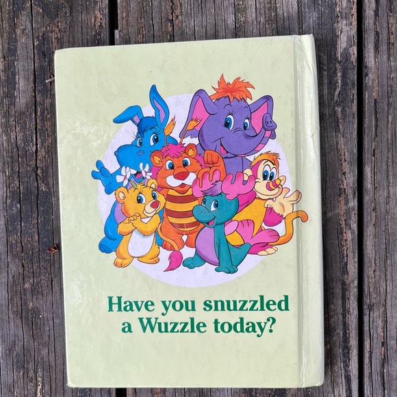 WUZZLES. ELEROO’S BIG SURPRISE! VINTAGE HASBRO STORY BOOK - Picture 5 of 6
